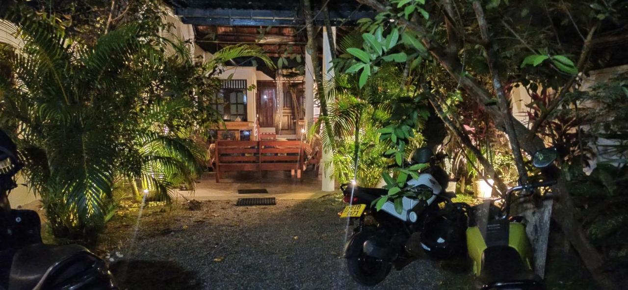Rituale Guest House - Surf & Yoga Mirissa Exterior foto